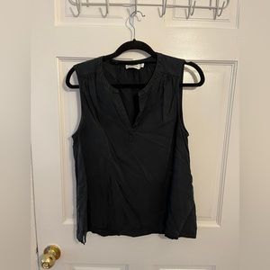 Vineyard Vines black top